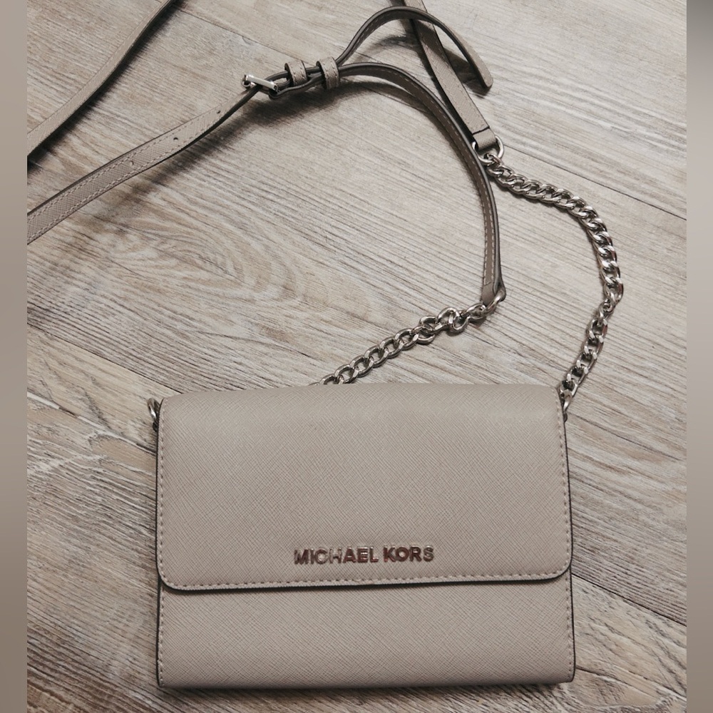 Michael Kors Jet Set Saffiano Leather Crossbody bag
